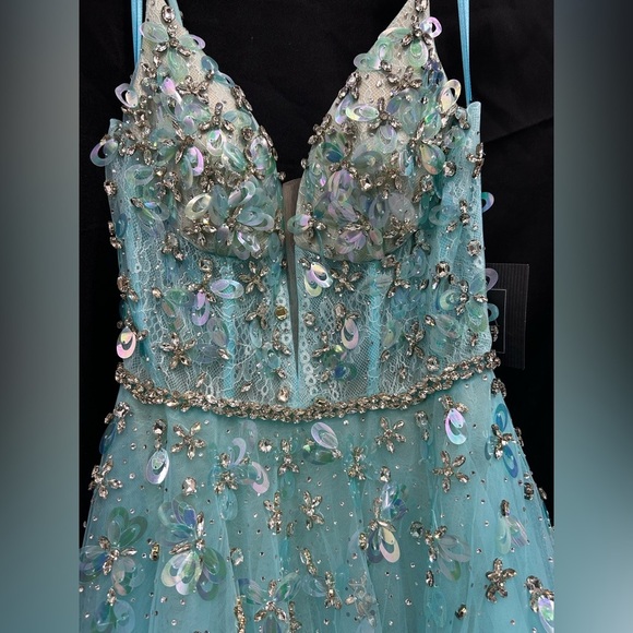 Mac Duggal 11679 NWT Gorgeous Aqua Gown with Floral Details * Sample Dress - Picture 3 of 4
